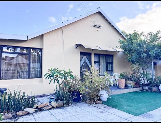 3 BEDROOM HOUSE FOR SALE IN KENWYN